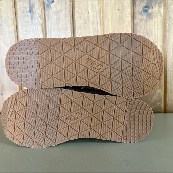 Teva Beige Quilted Ankle Boots - Picture 5 of 5
